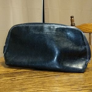 Perry Ellis Portfolio toiletery kit